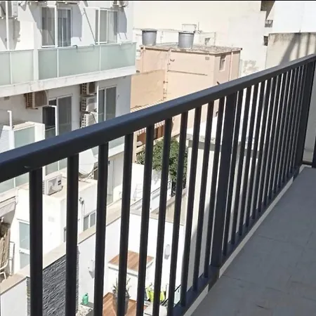 홈스테이 Spacious With En-suite And Balcony